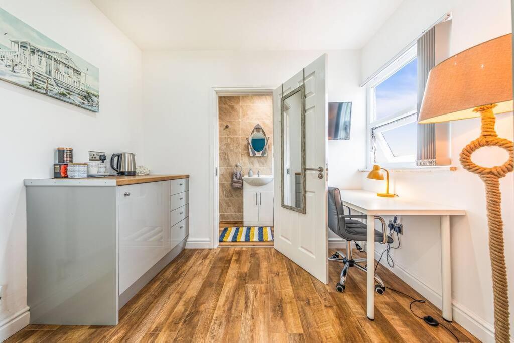 Stunning House Close To The Stadium + Hot Tub! * Liverpool