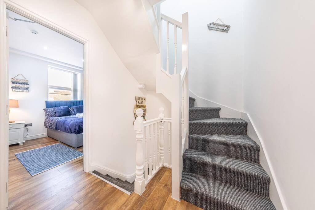 Stunning House Close To The Stadium + Hot Tub! Villa Liverpool