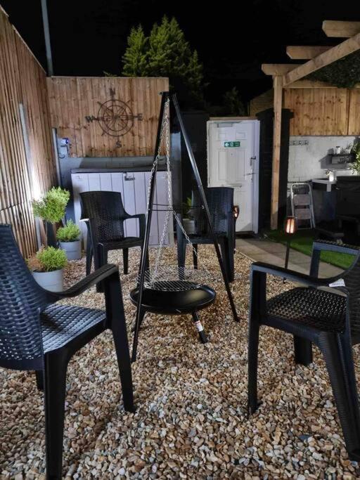 Stunning House Close To The Stadium + Hot Tub! Villa Liverpool
